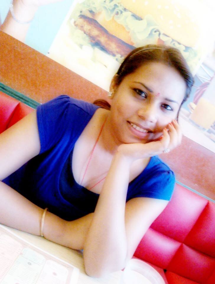 M a fun loving Gal, i have some dreamz n hope those dreamz cum true soon.Let it b on God.I LOVE dancing on soft muzic.love rain,lv makin frns, dats sufficient !