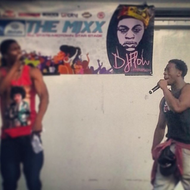 Suck my dick; Hold my dick ! Follow that sexy nigga @Drizzyland #TeamDrizzyland #Allnighterz