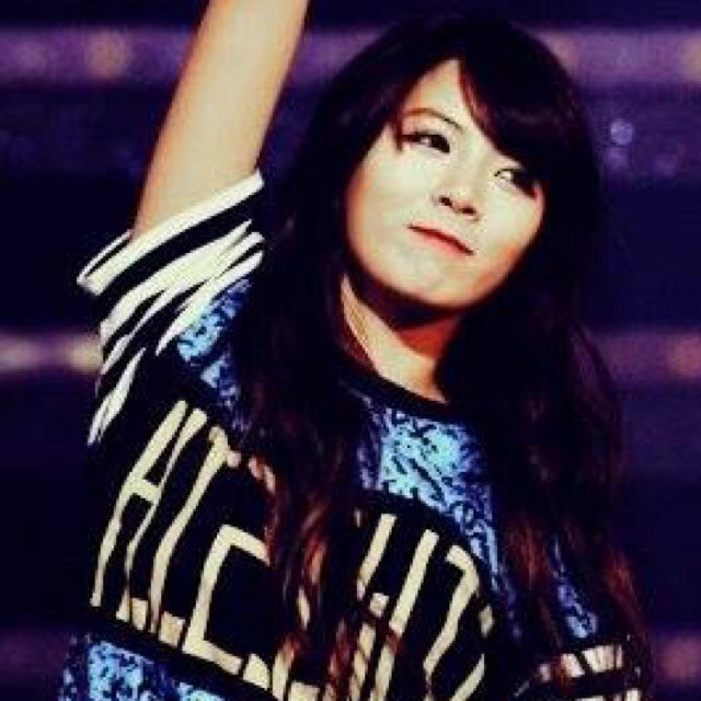 อันยอง! ฮยอนอา(บอท) แห่ง 4 minute หล่อ รวย พูดเก่ง มาคุยกันนะคะ .ขยิบตา จาด๊วบแฮ่! #BlackPearlFam / Real : @4M_hyunah IG : hyunah_aa [10-08-56]