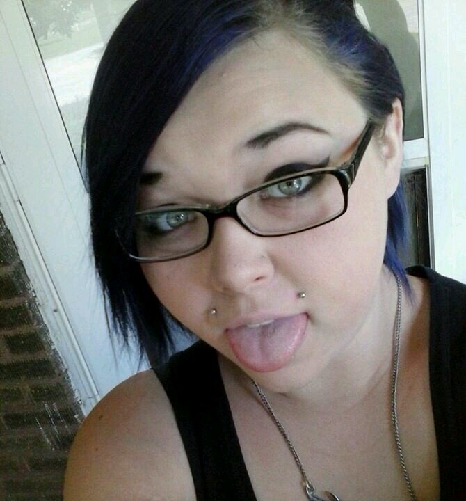 Love Me?  Follow Me. c: Hate Me? Fuck Off. ^-^