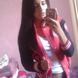 A princesa que se apaixona por sapos , e anda com bruxas ♥