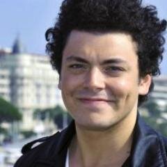 Un des nombreux compte source sur #KevAdams mais plus on est de fous plus on ris, non? Actualité, photos, vidéos, jeux. De quoi s'amuser. http://t.co/yyGkbbwewG