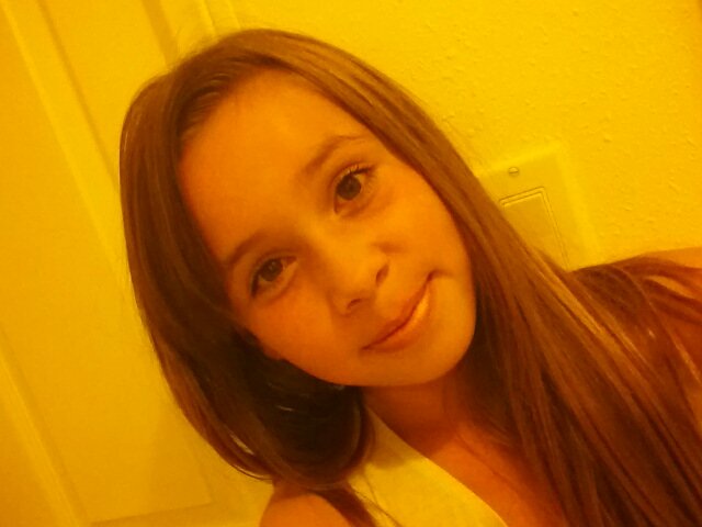 Heyyyy guys I'm Sara  a I 3  ONE DIRECTION AND 5 SECONDS OF SUMMER  Follow me and I follow u back 3