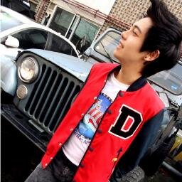 ทะเลก็คือทะเล .  ผู้ชายธรรมดามีทุกอย่างยกเว้นอนาคต h.