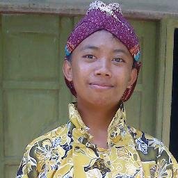 my name is yulhan and i am is playmaker manchester united. glory glory the champion's and glory glory manchester united