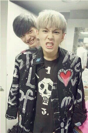 BORE TO BEAT อันยองครับ~ ผมอิลฮุนจากBTOBครับ ผมหล่อ ผมน่ารัก ผมใจดี เป็นกันเอง แต่ถ้าอยากรู้จักผมกว่านี้ลองฟอลมาคุยกันดูนะครับ~ #SAFAM