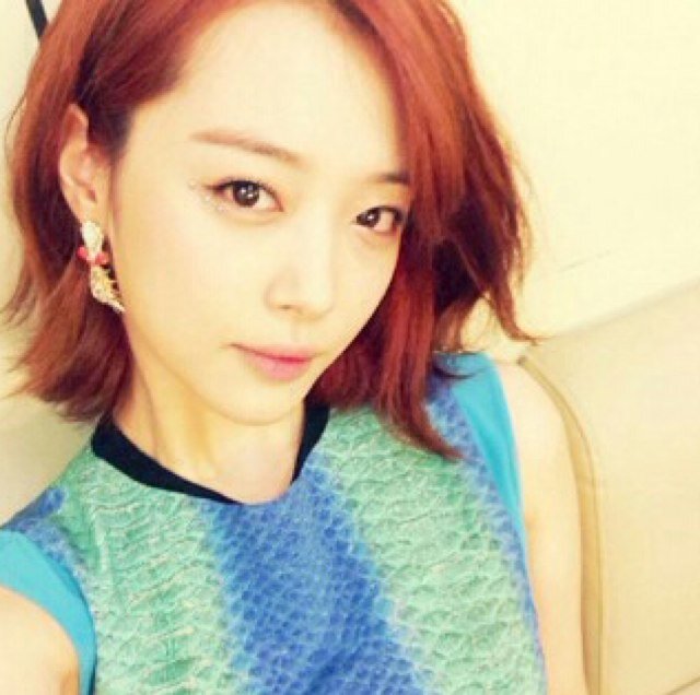 •15092013•อันยองคะ ซอลลี่ F(x) เรียกสั้นๆว่าลี่ก็ได้นะคะ ลี่เป็นคนน่ารัก ถ้าไม่เชื่อก็ลองมาคุยกันนะคะ #lingloyfam