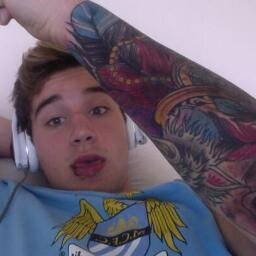I FOLLOW BACK!! Instant follow for a Janoskianator. Your Idol is my Idol! Forever a Janoskianator and Directioner. Hope we could be friends.