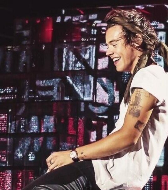 Hey i just gave you a free follow could you please follow @CarCar_Styles ❤️