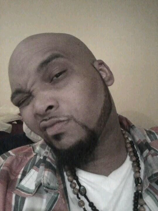 yo im not non social..  im outgoing n dwn 2 earth.....dnt fuck around thou cuz I can turn skitzo.. ...UMBRELLA da clik.....n33d I say more
