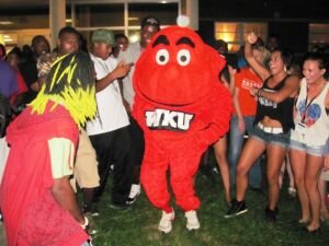 Have pictures of your blackout friends? Tweet pictures and tag @Wku_blackout in the tweet! #Wku_BlackOut
