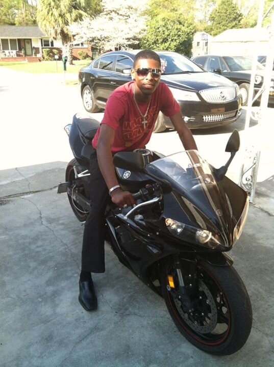 I Dnt Set Out to be Different. I Set out to be Myself and People think im DIFFERENT!!!!!