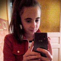Hi:D My name is Bernadett. I live in Hungary:D Pleaseeee follow me!:D♥
