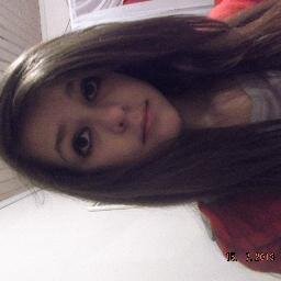 Gosto de sair e conhecer pessoas novas. :)
