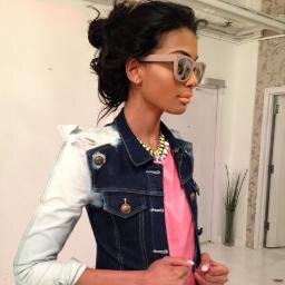 I hv a passion 4 fashion...n ♡ d gud tinz of life... Jus follow:)                                                    INSTAGRAM; Gina_Parker_Luv