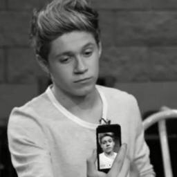 Beisbol;Futbol mi pasion:3 rayada de corazon @niallhoran ajskzhxvs