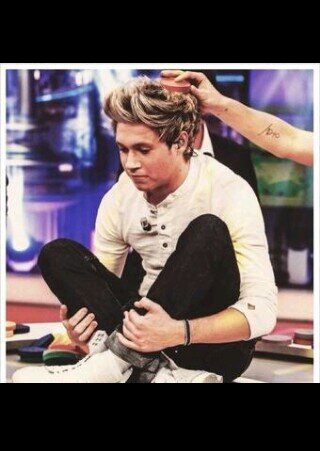 readbioplsthnks's profile picture. THIS IS A FREE FOLLOW FROM @leeroyilybabe SO GO FOLLOW THAT ACCOUNT IF U DONT ALREADY BECAUSE ILYSM AND ILL GIVE U ANOTHER FREE FOLLOW.