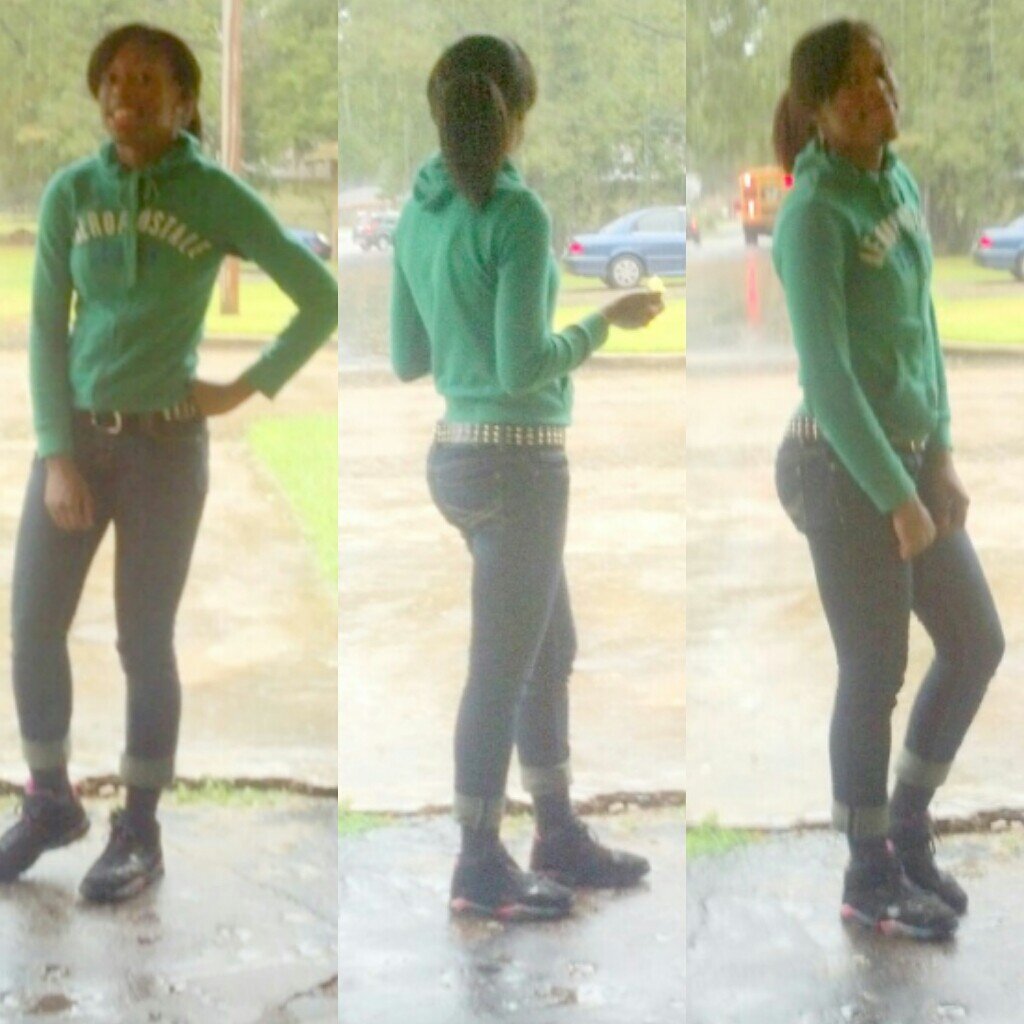 im still happy :D #hooper #senior #c/o14 All i know is i love my life (: