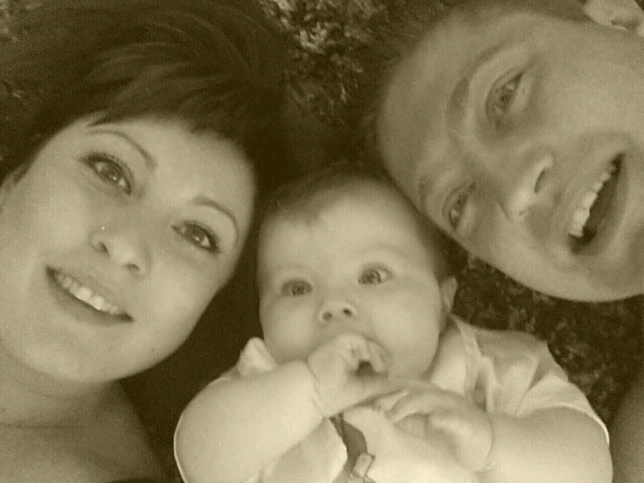 mother/compagnon/daughter/sister/friend... I enjoy every moment i get with my partner in live, my beautiful daughter, my family and friends.