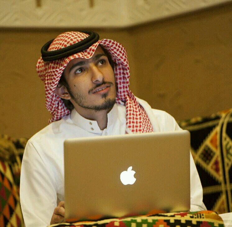 آلحب ليس بالكلمآت آلحب من يفعل لك شيئا يجلب لك آلسعآده في آلدنيآ والآخره ♥ .. (آللهم آرحم وآلده وآسكنه فسيح جنآتك يآرب)