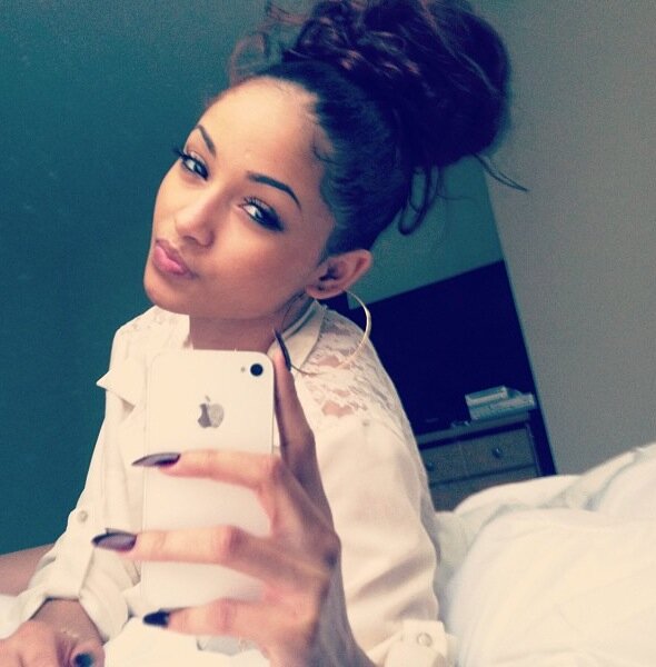 LeannGrindle's profile picture. Work hard, play harder.DM me ;) xo