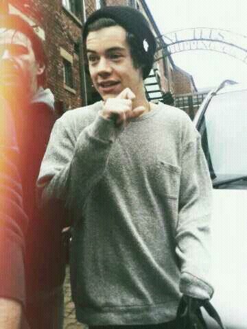 Hope you have a nice day :) please follow @Stirwins thank youu xx