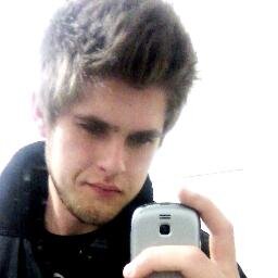 Guitarrista solo e base da banda Aura Of Mind o/