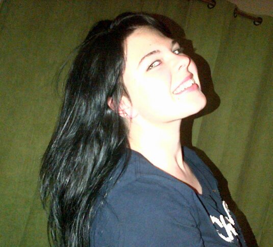 (:  Funny,,* giggles!!* fun,,** loving * always in a good mood!* love making new friends....* follow me I follow back...* =]