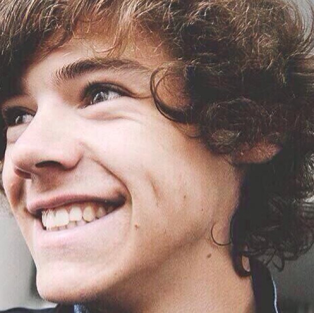 helloo it's @intimatelyharry ily