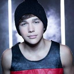 Im a Toronto Mahomie , Robert , Zach , Austin & Alex are my life , #TeamFollowBack @1ProudAuntLisa follows me !!!