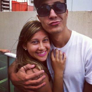 Fã Clube Oficial dedicado ao Guitarrista e Backing Vocal da Banda Restart. Since: 10/10/10 , Reconhecido dia 06/10/2012. Dona: @_drikinhaoliver *-*