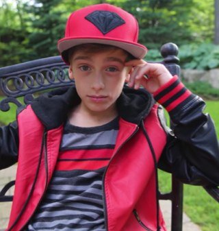 Whats up Im Drake. Im pretty chill but when you get me going you get me going! 10 years old not affiliated with Johnny Orlando. Savannah and Dani are my parents