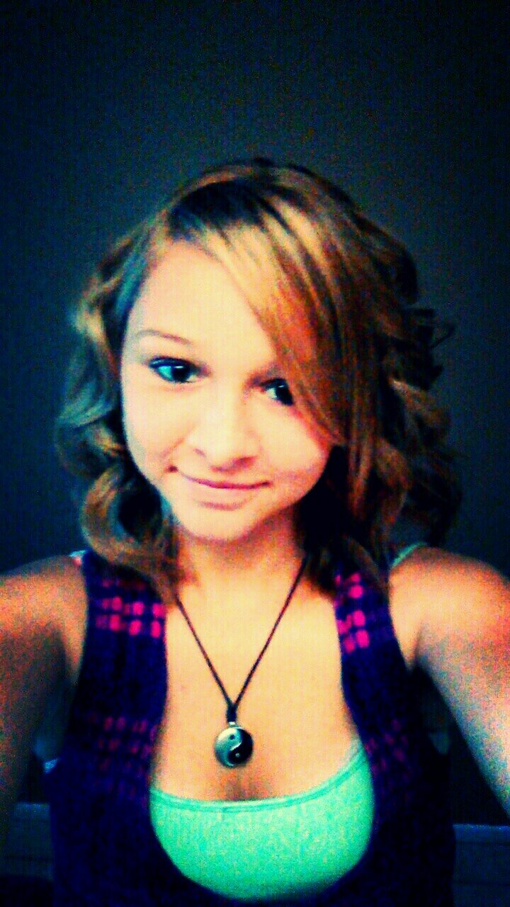i love dinosaurs and food, i love making new friends, I believe in inspiring,  creating, and beauty, I also follow back XD