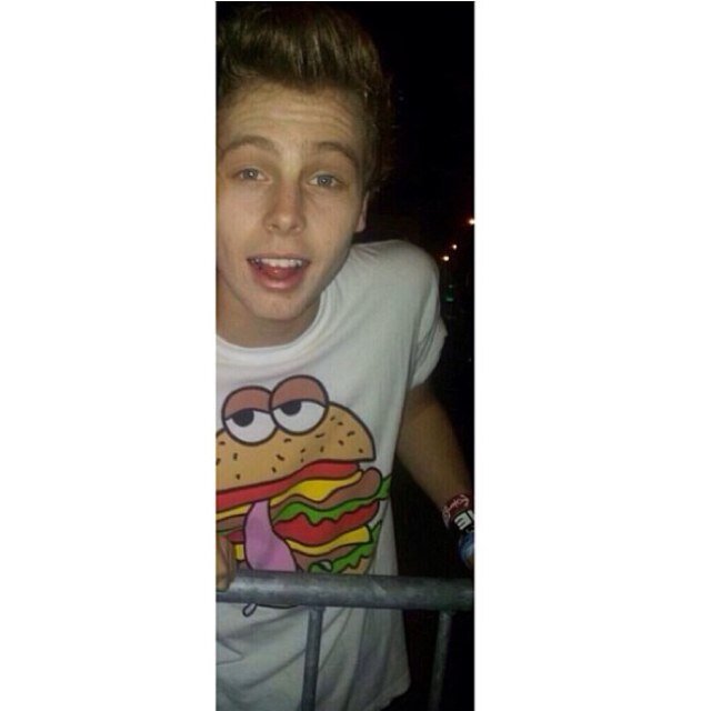 @5SOS 0/4 :( •June 2nd Metro Theatre Sydney 5SOS Concert• |Calum Waved At Me| @omfgJcat ✨@BboySamson & @MaskettaFall follow ✨