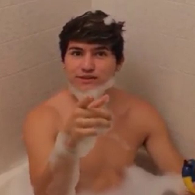 savedo2lismy2l9's profile picture. GO FOLLOW @o2lismy2l CUZ SHE JUST GAVE U A FREE FOLLOW