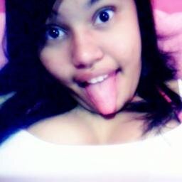 Eu que vivo com α cαbeçα nα luα, com músicα no ouvido e corαção nα bocα :)
eu sou meninα e mulher, eu sei muito bem o que quero .
' Eu sorrio bonito e deixo o
