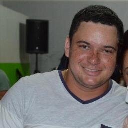 Amar é permitir que alguém possa te destruir.
E confiar que isso não vai acontecer..