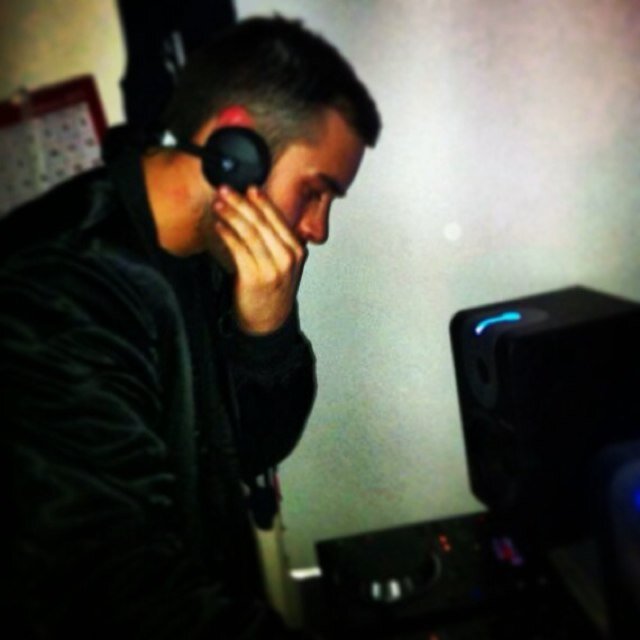 DJ