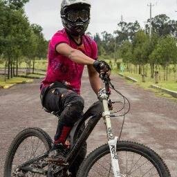 Deportista , Amigable y amante de la música!
