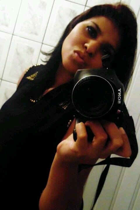 CATÓLICA Amo Rosa de Saron DEUS Minha vida meu amor, meu chão meu Céu minha Luz...Minha razão de existir! Faça entoar, pois DEUS no nosso meio Esta...