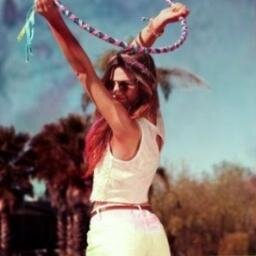Típica minita celosa, histérica, bipolar, TÍPICA MINITA.