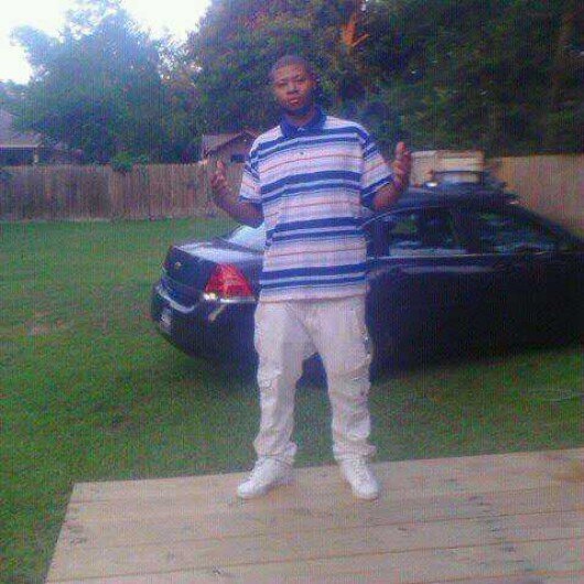 Love to make Money an Music 1 day ima put my Whole fam on