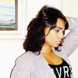 Professora de português e literatura; mestre em literatura portuguesa pela Uerj