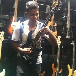 Eu sou apaixonadoo por musica  e melhor da coisa da vida so traz felicidades .. e amu muito quem me amaa.