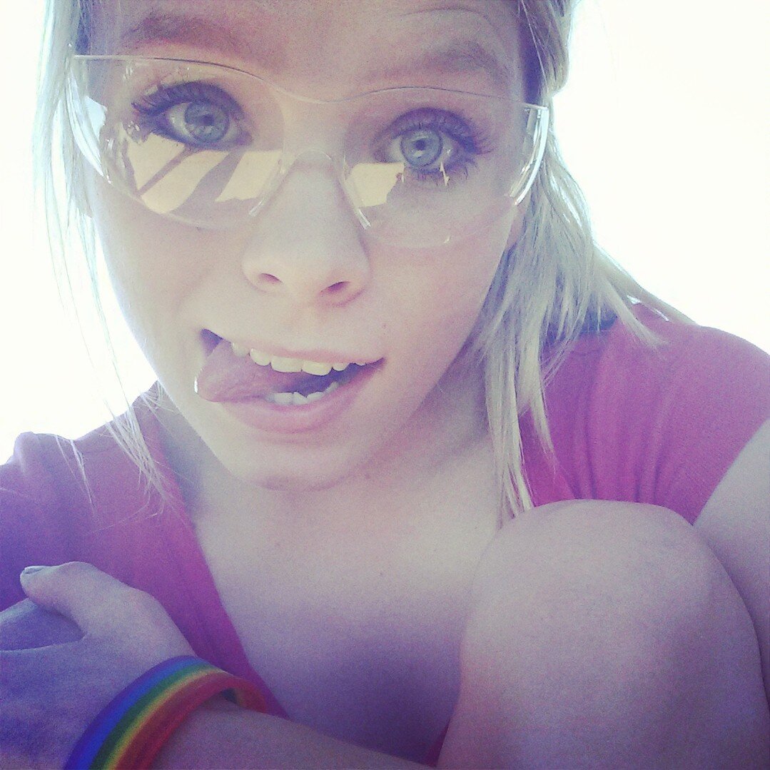 megs72894's profile picture. I am a dubstep fanatic. I am 19 years old and taken by my amazing boyfriend @wing7991. I love to dance and I am a hippy. ^.^