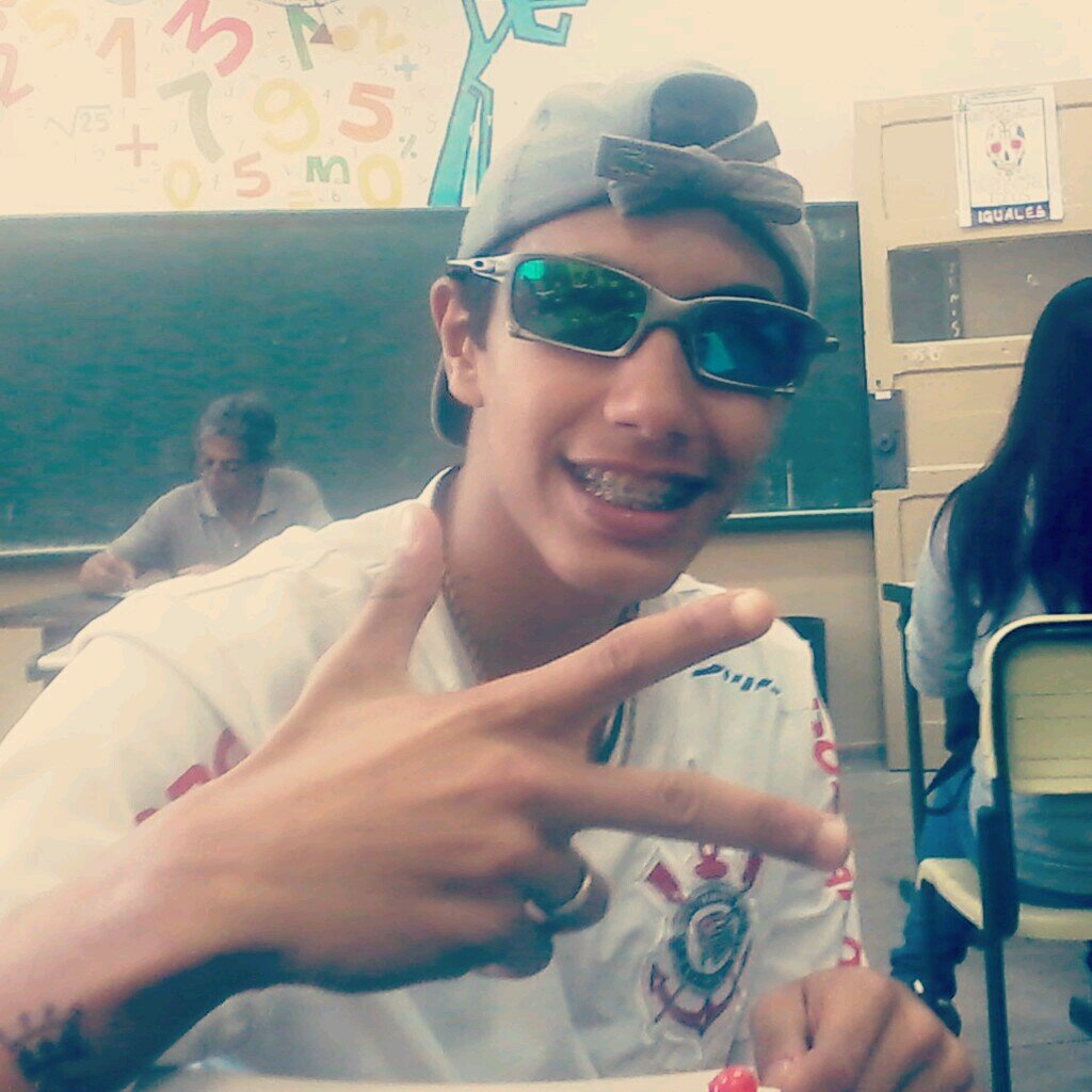 Só porque nois anda bem Trajado não quer dizer que sou Boy ;)
– Quer saber mais ? #Follow-me (ý.