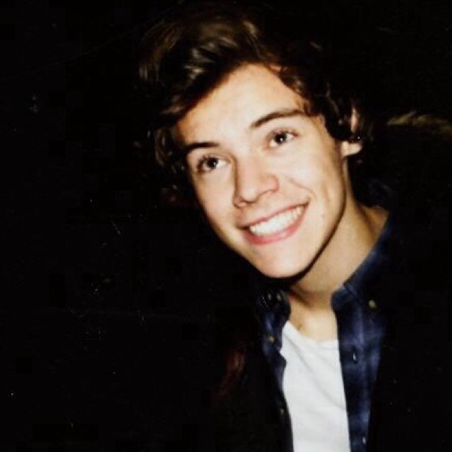 ♡heres a free follow from @zxynsirwin go follow that account not this one thanks ily♡