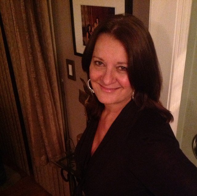 karenannros's profile picture. 