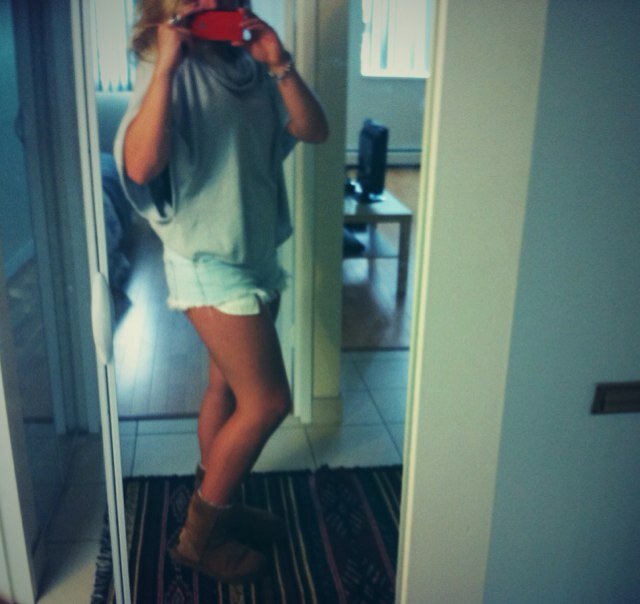 Addicted to crossfit... What more can I say??! AVI is me anon account will occasionaly picslip :) LOVE TO WAKEBOARD AND SNOWBOARD!