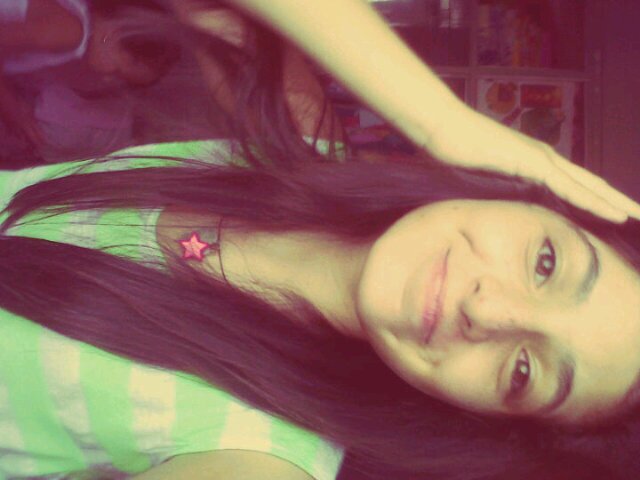 Rie, aunque quieras llorar.